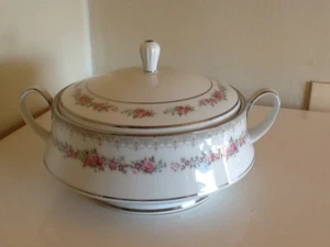 NORITAKE "ROSELANE" VEGETABLE\ SERVING DISH- LIDDED POT- F\ POST UK - Picture 1 of 12