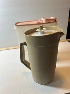 ¡Lote de jarra Tupperware de 5 piezas y más! Lote de 5 piezas Check It Out - Imagen 1 de 7