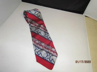 Corbata de seda Lanvin vintage - roja con detalles en azul marino y plata.  4" de ancho, 54 de largo Foto 1 de 3