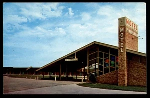 Postcard Plainsman Motel Exterior View, Blackwell, Oklahoma - Picture 1 of 2