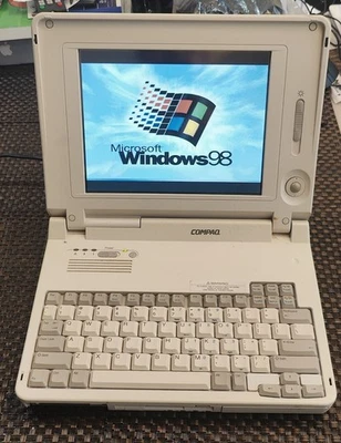 🖥️ Vintage Compaq LTE Elite 4/75CX Boots to Windows 98, 32MB, 2GB Hard drive. - Image 1 of 4