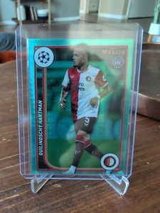 23/24 Topps Chrome Merlin UCC QUILINDSCHY HARTMAN RC AQUA PRIZM FEYENOORD #68 - Foto 1 di 2