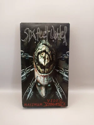 Six Feet Under: Maximum Video (VHS, 2001) Maximum Violence Tour Concert Movie - Imagem 1 de 4