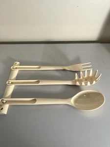 TUPPERWARE Kitchen Tool Utensils *NEW* NOS Ivory 4 Pc Fork Spoon Spaghetti Hang - Picture 1 of 3