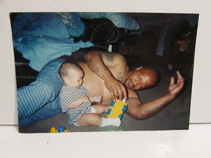 VINTAGE FOUND PHOTOGRAPH COLOR ORIGINAL COLOR ART PHOTO TATTOOED FATHER SON PLAY - Picture 1 of 4