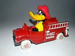 The ERTL Looney Tunes Warner Brothers 1988 Daffy Duck Fire Truck - Picture 1 of 5