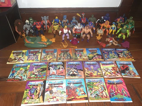 MOTU Vintage lot of 28 figures, 19 mini comics, wind raider, And accessories Cover