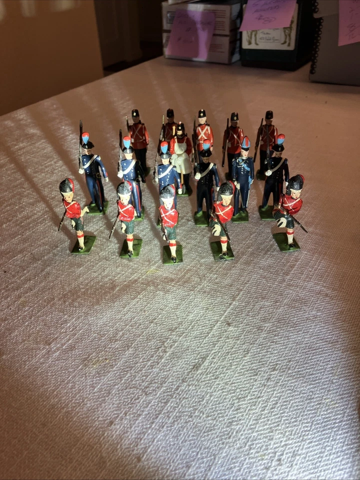 Carabinieri italiano britânico (6), pés Henry Guards (6) Highlanders (5) - Imagem 1 de 1