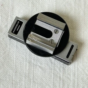 Hasselblad Adjustable Flash Shoe 43125 for 500 Series Cameras - Picture 1 of 3