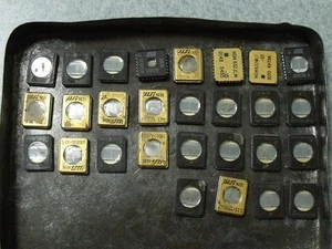 ELEKTRONIK TEILE*EPROMs KONVOLUT*GOLD KERAMIK GEHÄUSE*MEHRERE TYPEN*SAMMLER - Bild 1 von 4