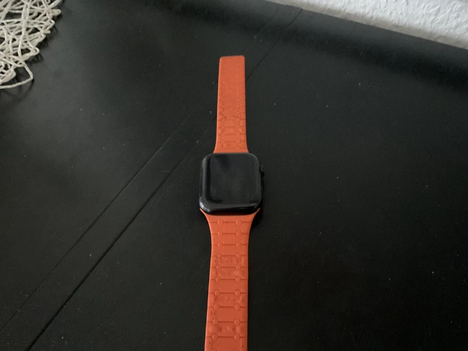 Apple Watch 8 45mm Aluminium - Bild 1 von 1