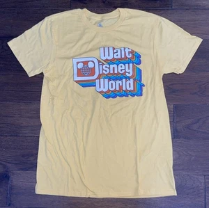 Bella Camicia Walt Disney World Giallo Retrò Logo * Topolino Adulto M - Foto 1 di 4