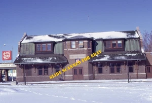 Thief River Falls Pennington Co. Soo Line Railroad Depot Slide 1974 vista RR - Imagen 1 de 1