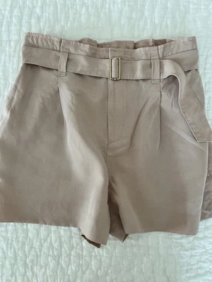 Pantalones Cortos Club Monaco Lyocell y Lino Talla 6 Rosa Usados en Excelente Condición Foto 1 de 4