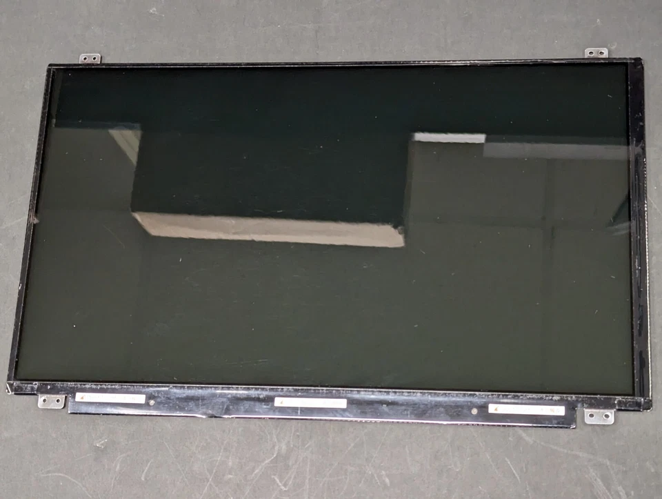 LG 15.6" Slim WLED Backlight 1366 x 768 WXGA 40 Pin LVDS LP156WH3(TL)(A2) - Image 1 of 4