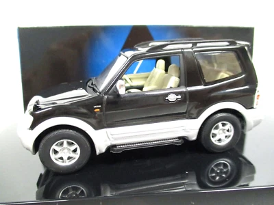 AUTOart / AUTO ART - 1999 MITSUBISHI PAJERO (NEGRO / PLATA) - DIECAST 1/43 Foto 1 de 4