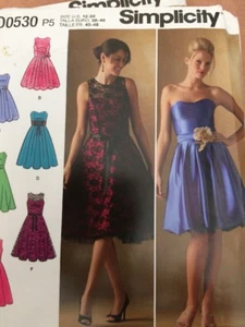 Simplicity Sewing Pattern D0530 / 4070 - Misses' & Miss 12-20 - Picture 1 of 11