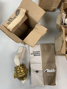 Lampada vintage NOS Aladdin bruciatore in ottone FW Wick #2 - Foto 1 di 5