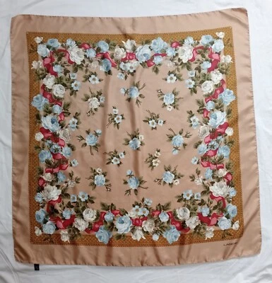 Bufanda de seda Y# Lancel 34/33 pulgadas Foto 1 de 4