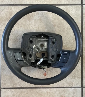 Volante Ford Crown Victoria con control de crucero P71 05-11 negro Foto 1 de 4