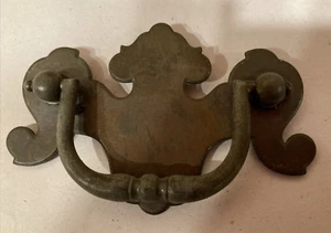 Vintage Ethan Allen 3 1/2 Zoll Fledermauszug Hardware Vintage Patina Nachlass Fund - Bild 1 von 5