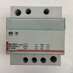 LEGRAND UF1044 TRASFORMATORE PRI 230VAC SEC 12/24VAC P: 25VA - Foto 1 di 6