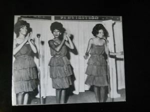 Diana Ross & The Supremes Photograph Black and White Vintage - Picture 1 of 3