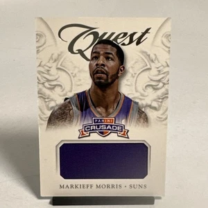2012-13 Panini Crusade Quest Memorabilia #55 Markieff Morris Jersey Suns NM Card - Bild 1 von 7
