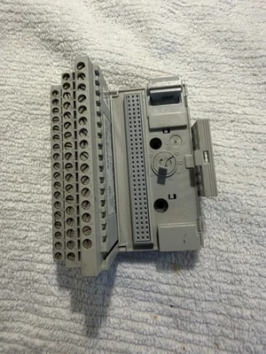 BASE TERMINAL ALLEN BRADLEY 1794-TB3 SER A FLEX Foto 1 de 4