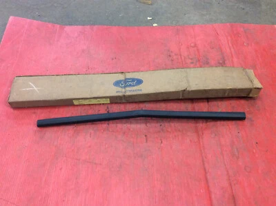 NOS 1974 74 Ford Pinto Front Center Bumper Pad D4FZ-17C829-A - Imagem 1 de 4