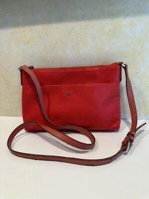 Bandolera de cuero roja COLE HAAN con correa marrón bolsillo exterior bolso 36 Foto 1 de 4