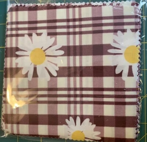 20 - 5” X 5” Burgundy Plaid Moda Fabric Squares With White Flowers - Picture 1 of 2