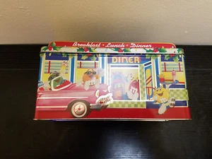 M&M'S TIN ~ DINER #4 ~ CHRISTMAS VILLAGE SERIES ~ 1996 ~ EMPTY TIN - Bild 1 von 9