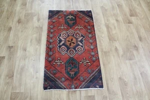 OLD HANDMADE PERSIAN WOOL RUG OF TRADITIONAL DESIGN 100 x 55 CM - 3'4 x 1'8 FT - Picture 1 of 8