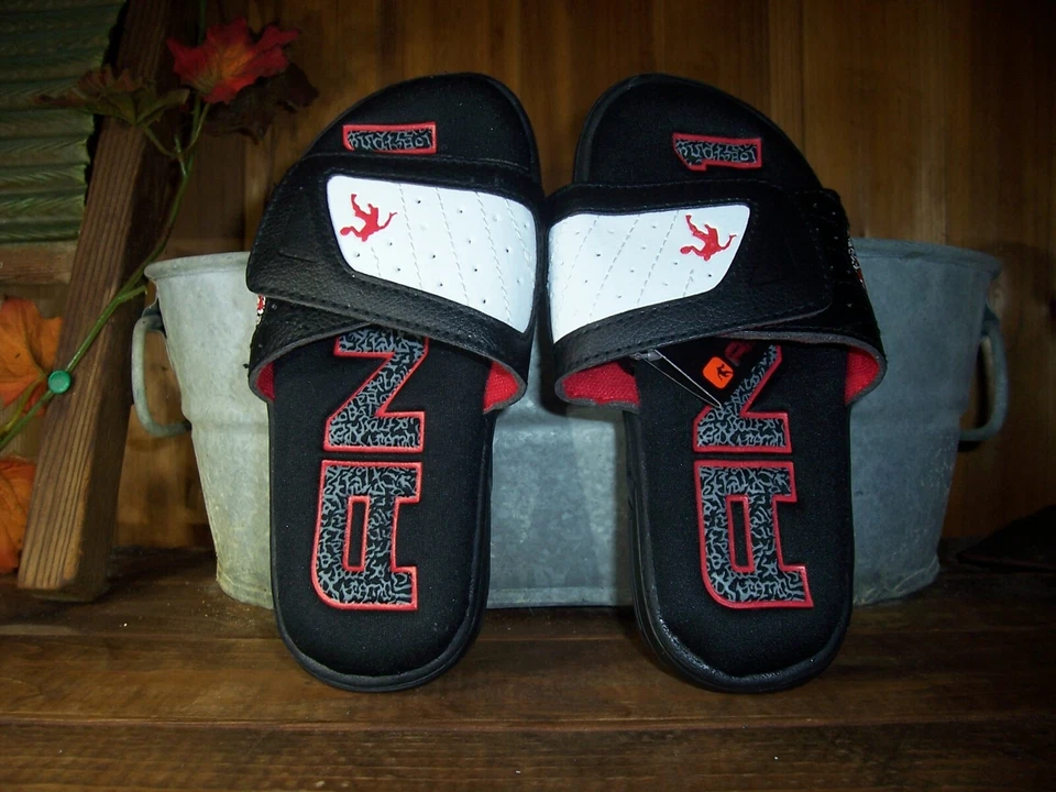 AND1 BOYS SLIDE SHOES SIZE 12-13 BLACK WHITE BASKETBALL SPORTS CASUAL SUMMER NEW - Image 1 of 1