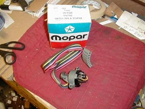 NOS MOPAR 1977-8 IGNITION SWITCH ALL CARS & TRUCKS - Picture 1 of 1