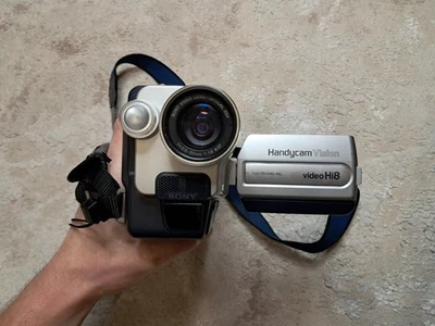 Sony Handycam Vision Hi8 CCD-TRV218E PAL Camcorder Video Recorder Made In Japan - Image 1 of 4