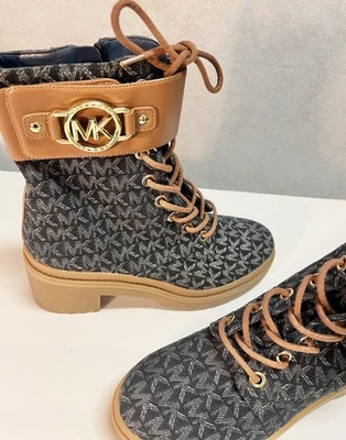 Bota de Combate MICHAEL MICHAEL Kors Rory Denim Logo Jacquard. Foto 1 de 4