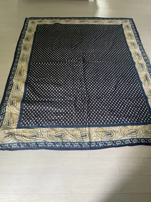 "Mantel de algodón Williams Sonoma inspirado en la Provenza azul marino 💯 70"" X 90""" Foto 1 de 4