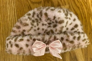 Toby Girl Size 4-6x Pink Leopard Winter Hat With Bow - Picture 1 of 6