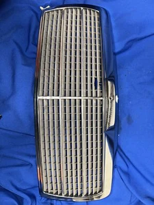 orig. Mercedes radiator grille complete A2018800783 for W201 - Picture 1 of 3