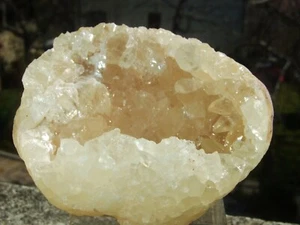 - Minerali Grezzi Cristalloterapia - geode CALCITE dente di cane (56) tunisia - Picture 1 of 2