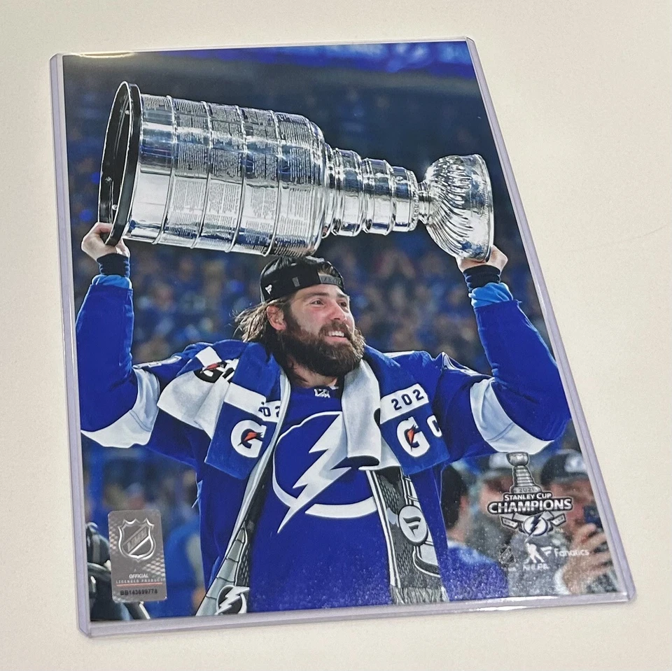 Pat “BIG RIG” Maroon W/ The Cup Tampa Bay Lightning Fanatics 8 X 10 Photo! - Image 1 of 1