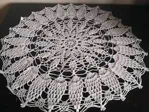 White crochet doily Lace tablecloth Handmade table cover 25 inches Vintage style - Picture 1 of 6