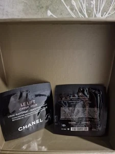 Le Lift Creme Yeux ♡♡Chanel♡♡ 12 X 1 ML - Foto 1 di 3