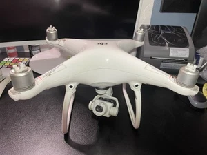 DJI Phantom 4 Drone With The Box For Replacement Parts Or Repair (crashed) - Picture 1 of 24