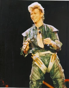DAVID BOWIE 1980'S LIVE IN CONCERT 8x10 ORIGINAL PHOTOGRAPH - Picture 1 of 1