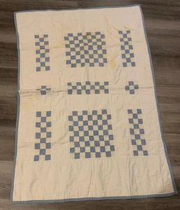 Vintage Cutter Quilt maschinell genäht 34"x48" mit Flecken - LOT87-28 - Bild 1 von 4