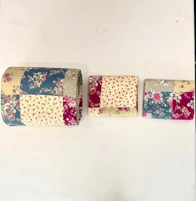 3-Piece Queen Size Printed Patchwork Cotton Quilt Set - Flower Floral Strip - Image 1 of 4