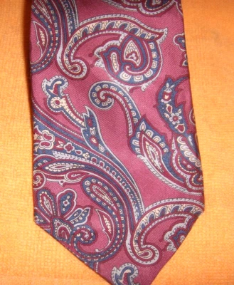 OAKTON LTD. POLYESTER MENS TIE 55"X 3-1/2 " BURGUNDY BLUE PAISLEY - Image 1 of 2
